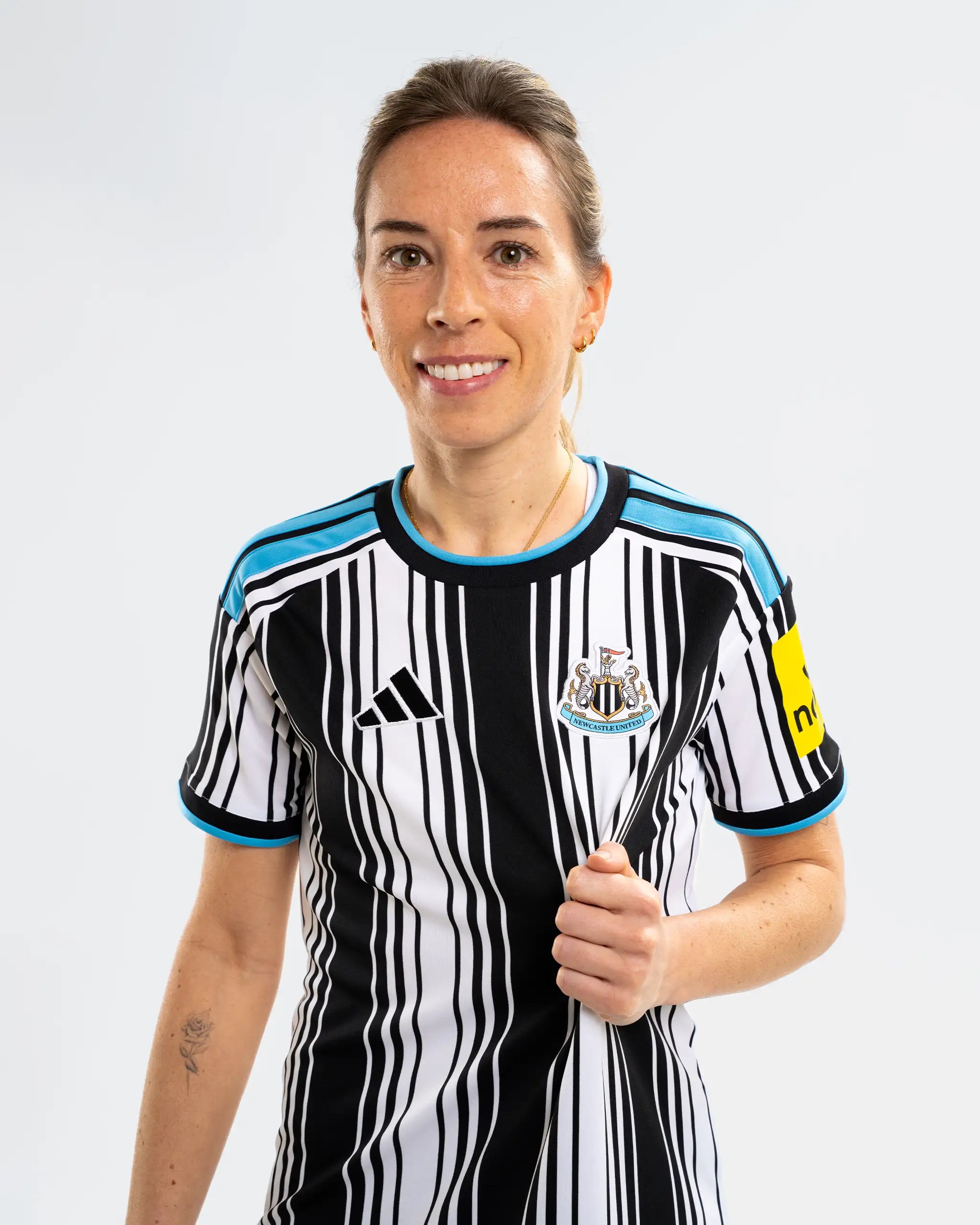 Jersey Newcastle Womens Home 26/27