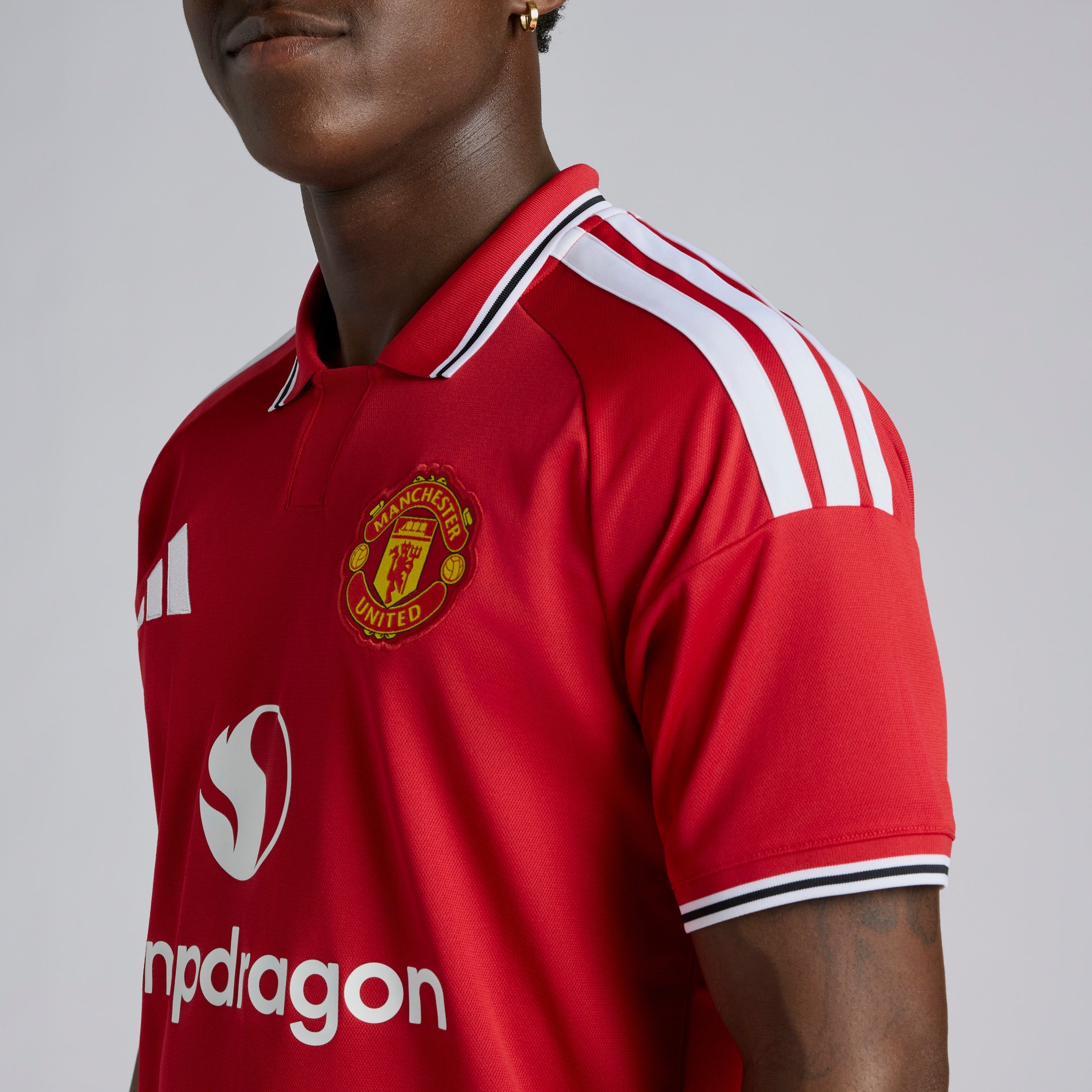 Jersey #MAINOO 37 Manchester United Home 26/27 (EPL)