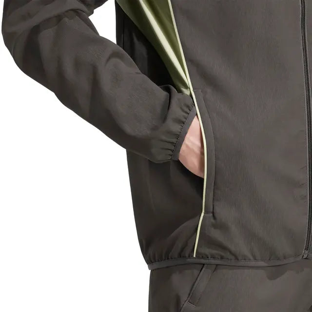 Real Madrid Trainingsjacke 25/26 Dunkeloliv