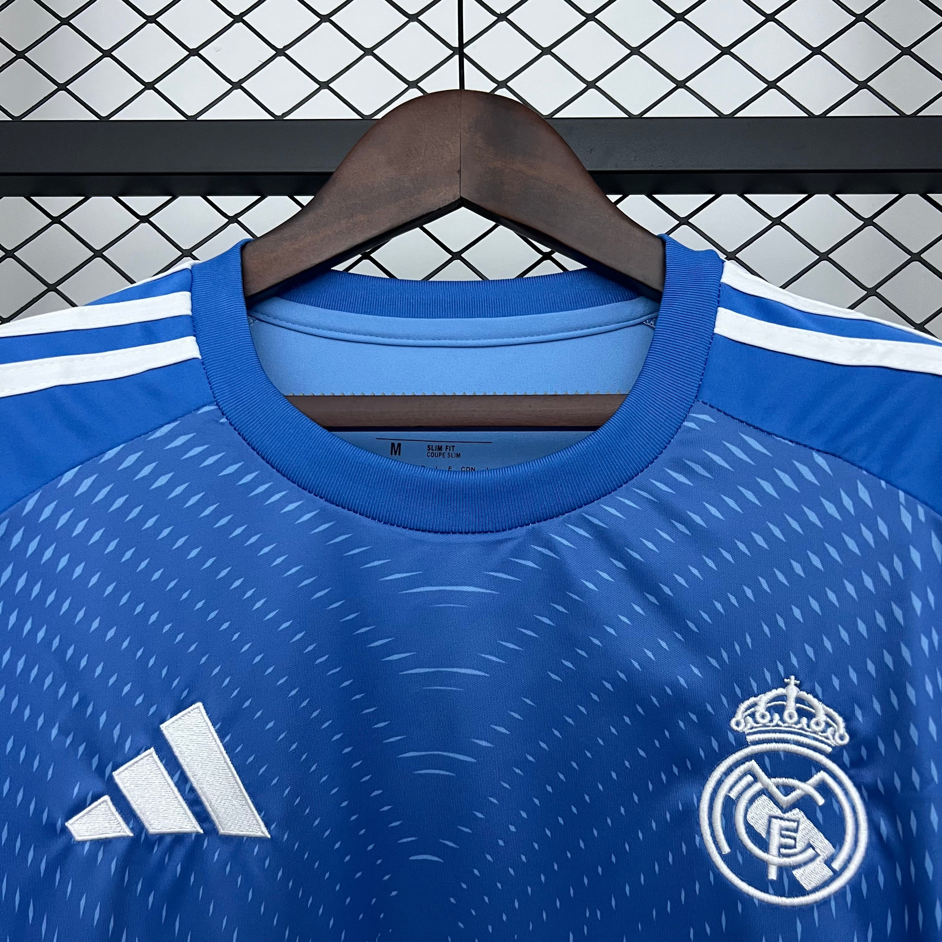 Real Madrid Trikot 25/26 Sonderedition – Blau