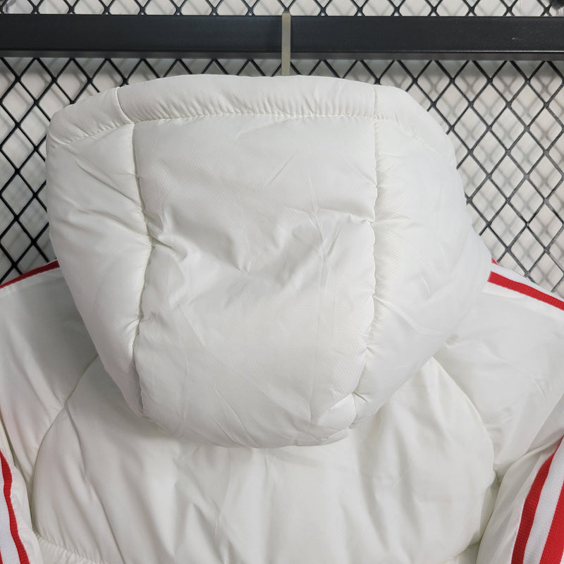 Internationale Pufferjacke - Branco