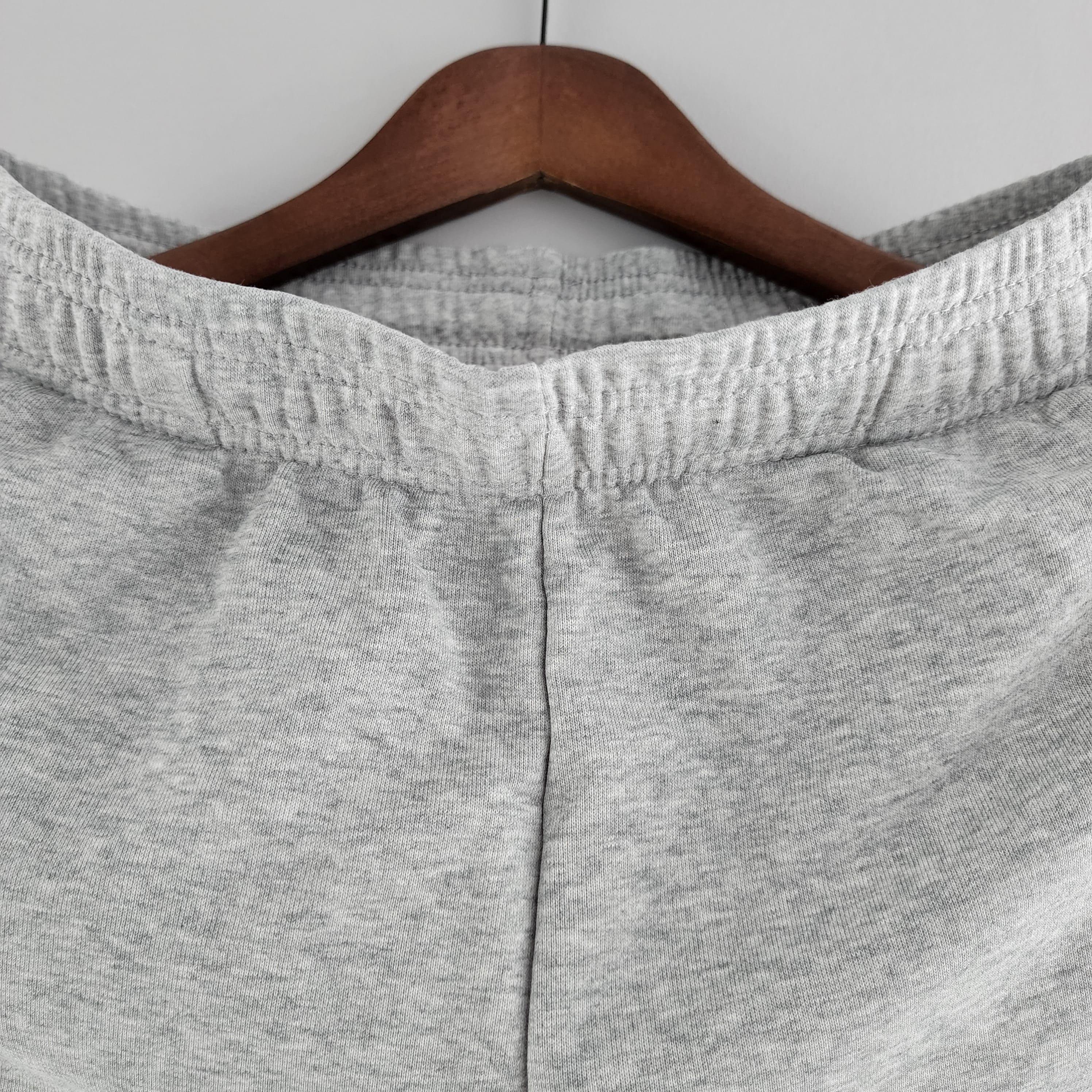 Shorts Moletom Nike - Cinza