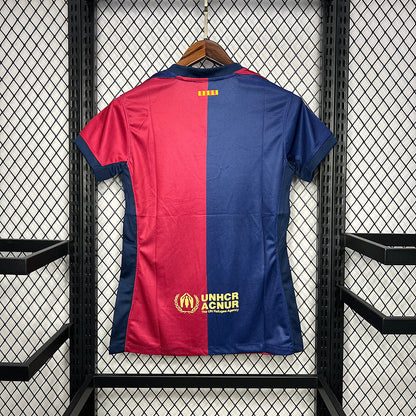 Barcelona 24/25 Frau Zuhause 