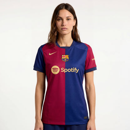 Barcelona 24/25 Frau Zuhause 