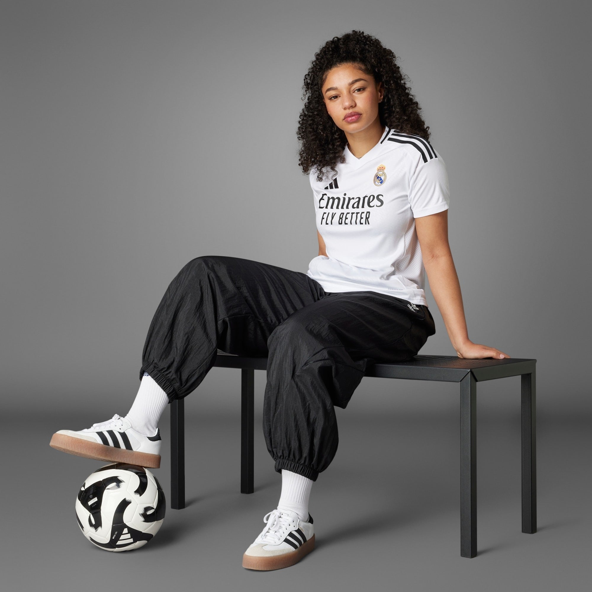 Trikot 24/25 Real Madrid l Frau 
