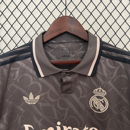 Trikotnummer 24/25, drittes Auswärtstrikot von Real Madrid 