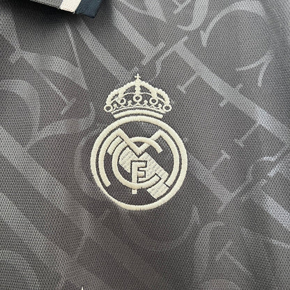 Trikotnummer 24/25, drittes Auswärtstrikot von Real Madrid 
