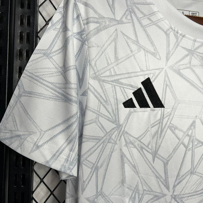 Real Madrid Trainings-Trikot 24/25 – Weiß 
