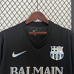 Holografische Version des Trikots des FC Barcelona 24/25 