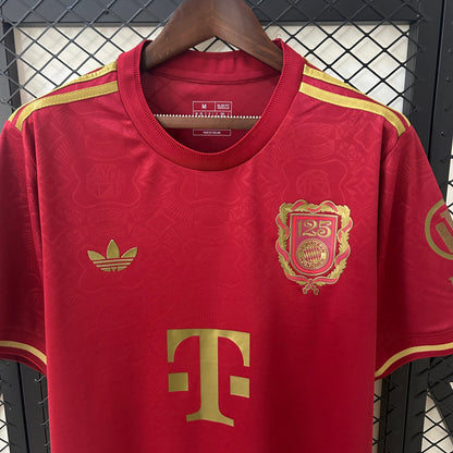 Trikot Bayern München 25/26 zum 125-jährigen Jubiläum 