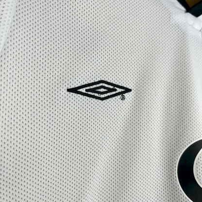 Wendetrikot von Manchester United Retro 2001/02 zum 100. Jubiläum 