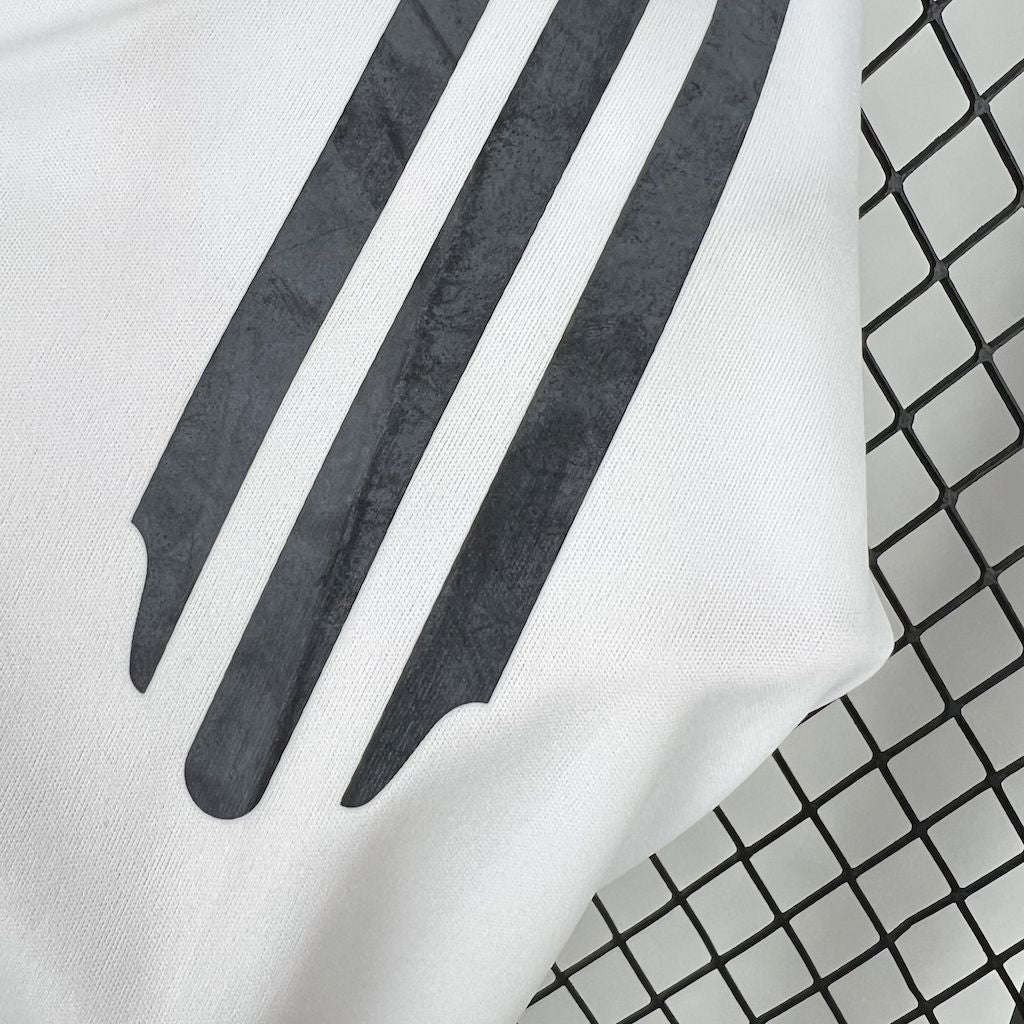 Trikot von Real Madrid Retro 2005/06 Home 