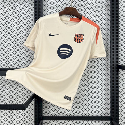 Trikot FC Barcelona 24/25 vor dem Spiel 