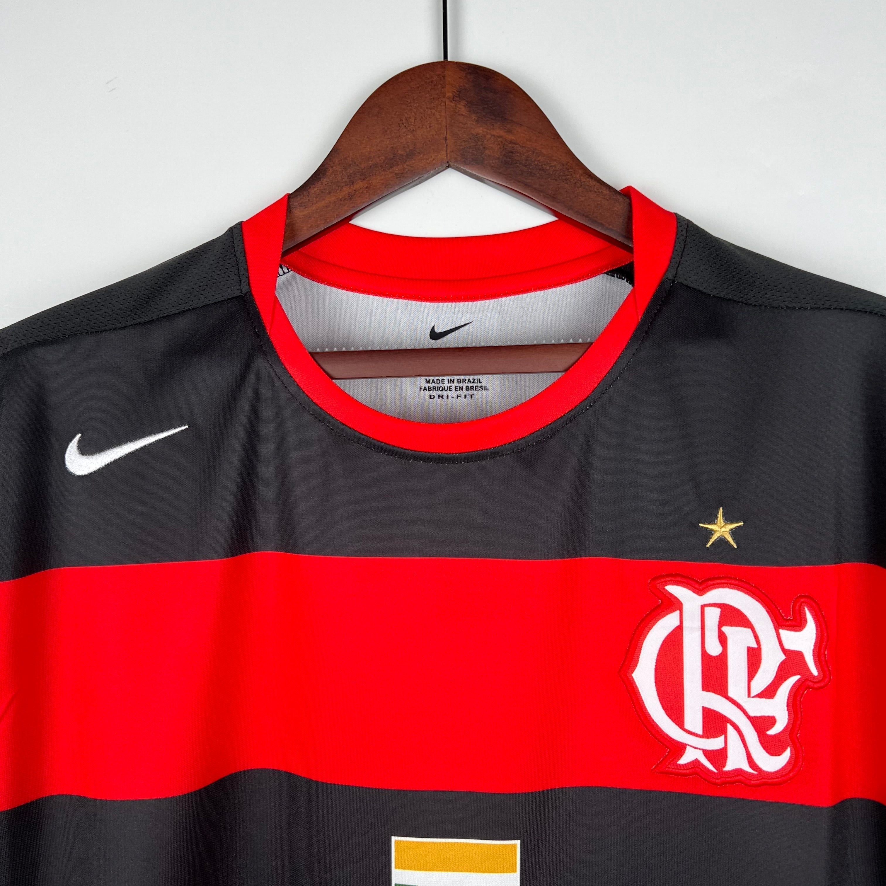 Trikot Flamengo Retro 2002 Vermelha e Preta 
