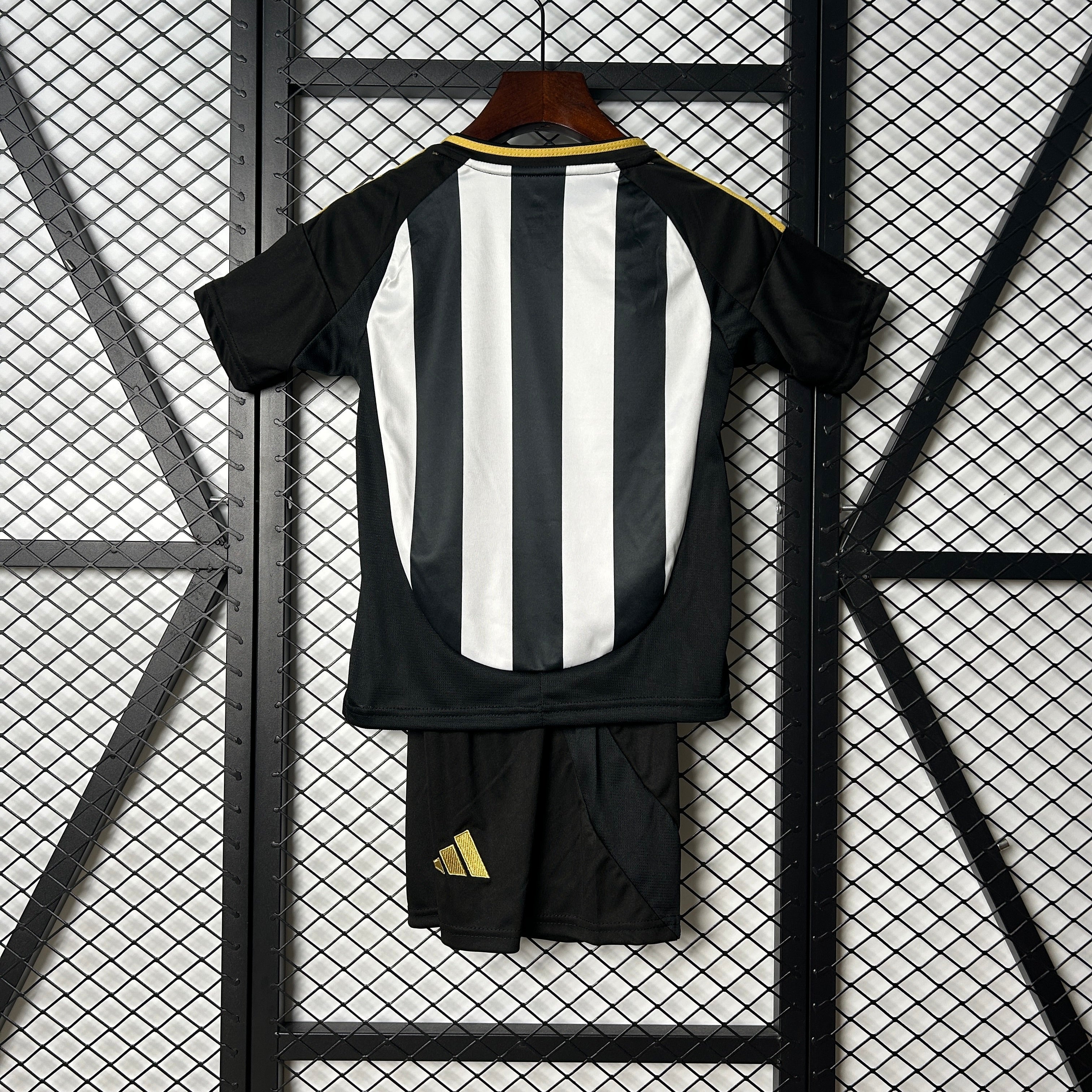 Kinder Atlético Mineiro I 25/26 - Preto e Branco 