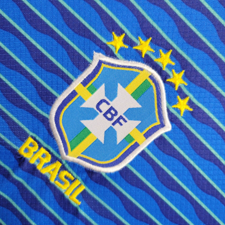 Kinder Brasilien II 24/25 Gestreift 