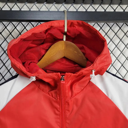 Windjacke Internacional 24/25 - Branco e Vermelho 